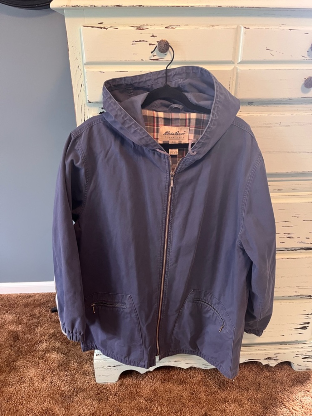 Eddie Bauer Women’s Hooded Barn Jacket. Size Large.